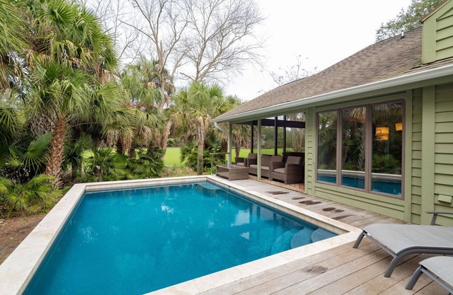SPACIOUS Kiawah Home, Pet Friendly and Private Pool!