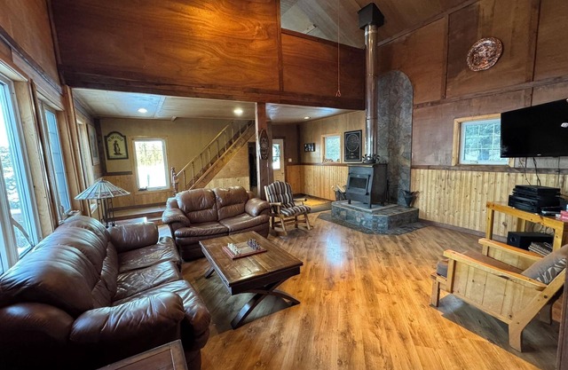 Spacious Lake Panache Island Retreat. Large Private Dock, Sauna & Amazing Views