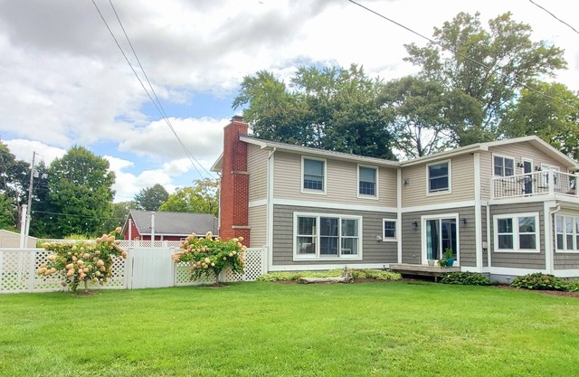 Spacious lakeview home within minutes of beaches, state parks and shopping.