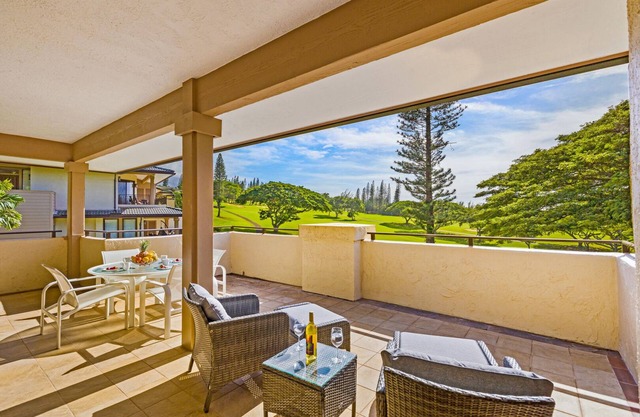 Spacious Lanai Retreat: Kapalua Maui's Golf Villa with Breathtaking Views 14T 1-2