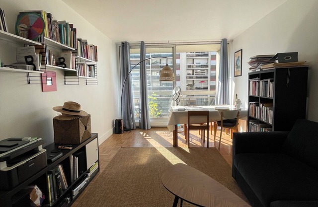 Spacious light-filled apartment in Pantin