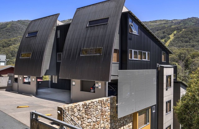 Spacious luxury in the village, gas fire, spa bath, Foxtel, expresso machine, BBQ & private Balcony