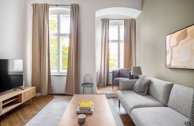 Spacious Mitte 2BR nr Humboldthain, by Blueground