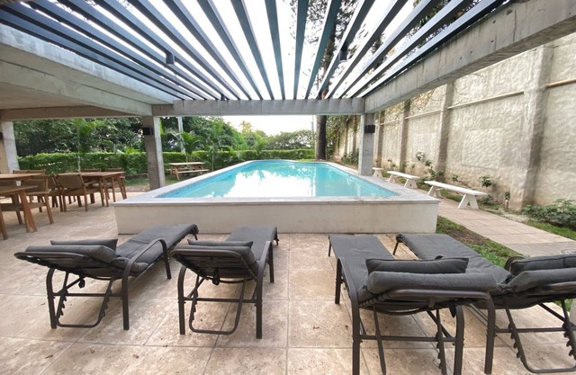 Spacious Modern and Cozy Apartment with Pool and Gym