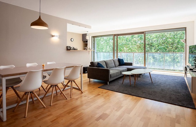 *Spacious modern an apartment in city center*