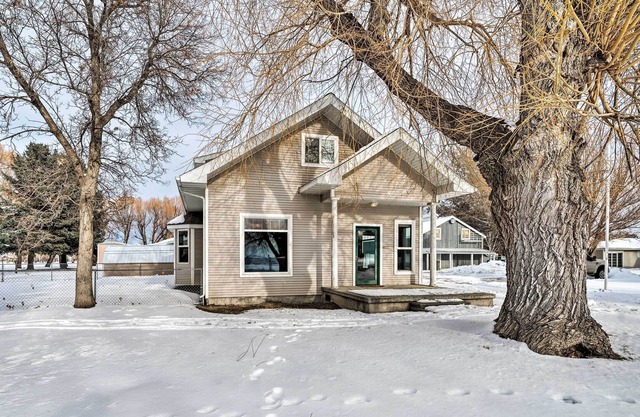 Spacious Montana Getaway, 35 Mi to Bridger Bowl!