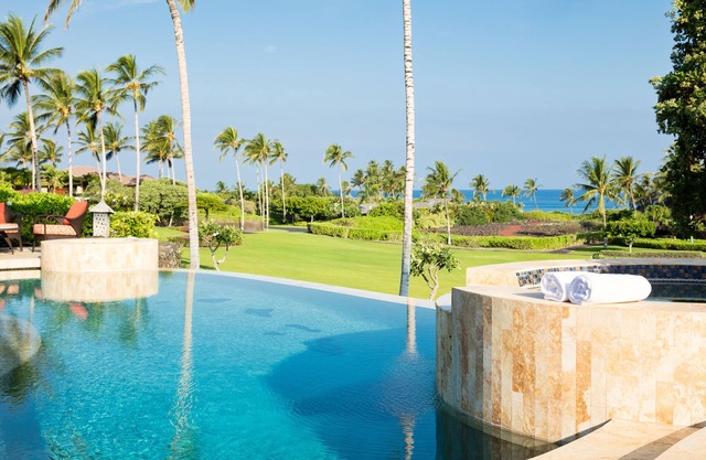 Spacious Ocean View Home. Steps From White Sand Beach. Private pool & spa.