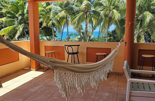 Spacious Oceanfront Villa Game Room Bar, XL Balcony, Park Family &Groups Retreat