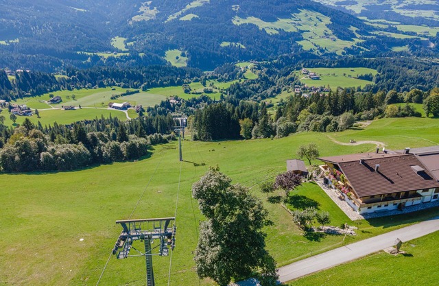Spacious penthouse close to the ski lift