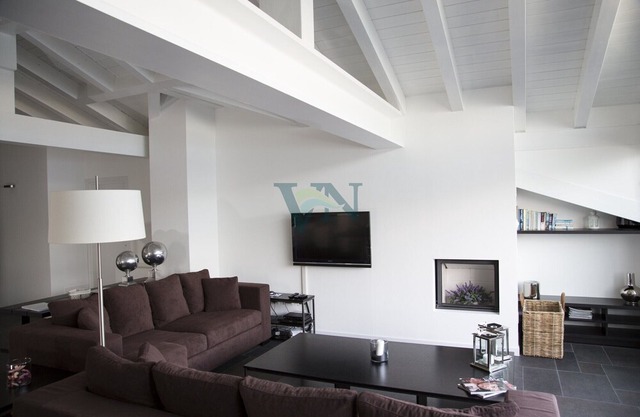 Spacious Penthouse With Front Terrace &, 5 Lake View Balconies