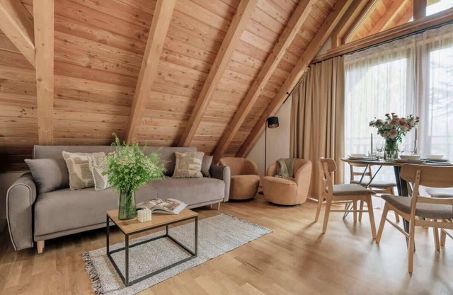 Spacious, picturesque 1-bedroom Apartment