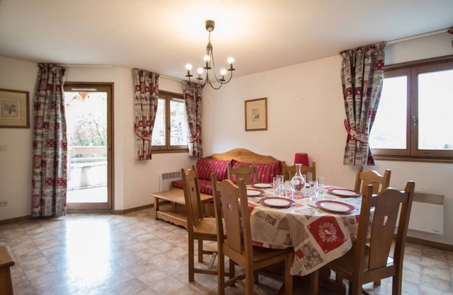 Spacious Ski-In/Ski-Out Apartment at Val-Cenis with Terrace and Parking