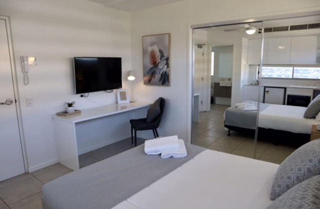 Spacious Studio Apt opp Hospital