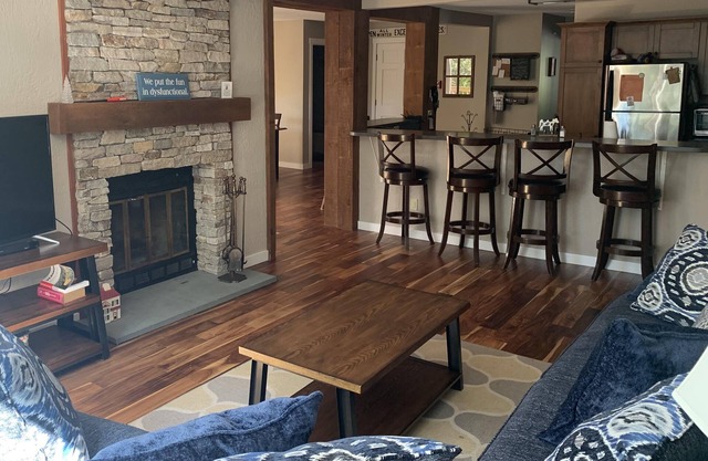 Spacious, Stylish Timber Creek Townhouse near Mount Snow; free shuttle