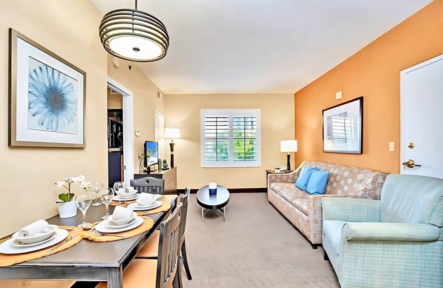 Spacious Suite near Disney w Pool, Hot Tub, Arcade