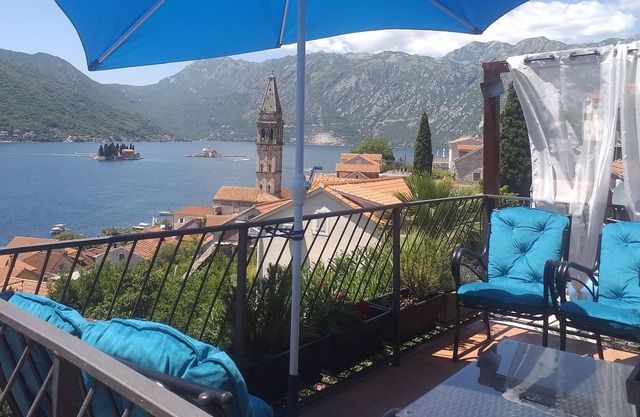 Spacious, sunny apartment in Perast with amazing sea and mountain views