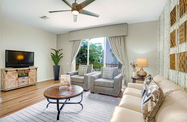 Spacious Townhome wPatio Garage Sleeps10