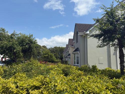 Spacious two bedroom home. Easy stroll from Kenmare town