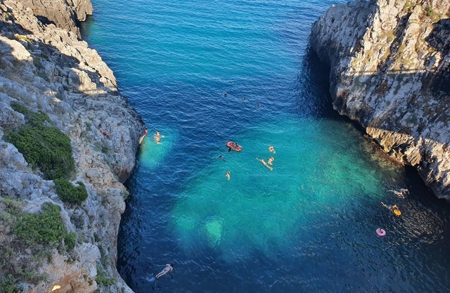 Spacious villa Torre San Giovanni 5 minutes' walk from the sea