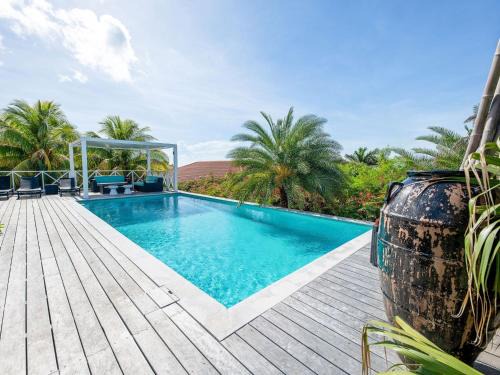Spacious Villa Near Beach