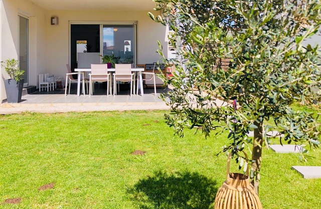 Spacious villa with pool & jacuzzi / 20mn beach