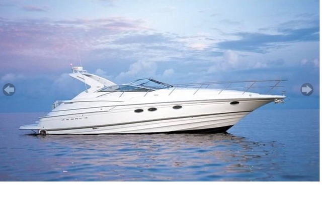 Spacious yacht that sleeps six