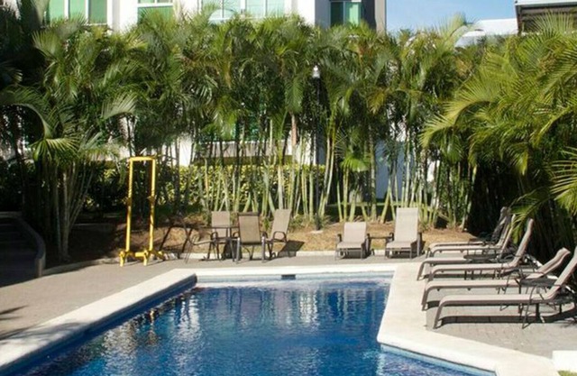 Spectacular Apartment in the heart of Santa Ana!
