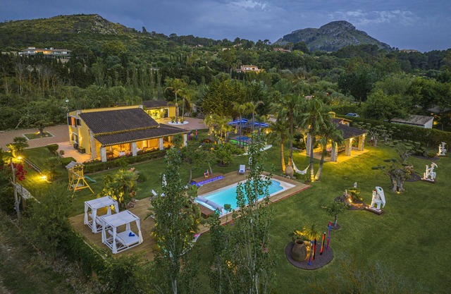 Spectacular Estate Of 10.000 M2. Summer and Winter, climatized pool