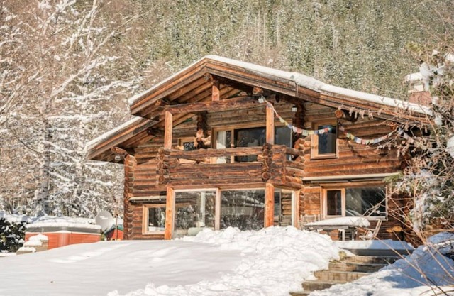 Spectacular chalet in chamonix - 5 en-suites and sauna