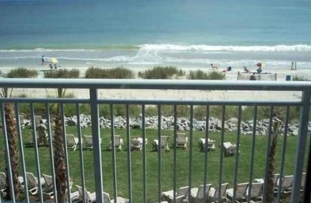 Spectacular Ocean Front Condo With 25' Balcony