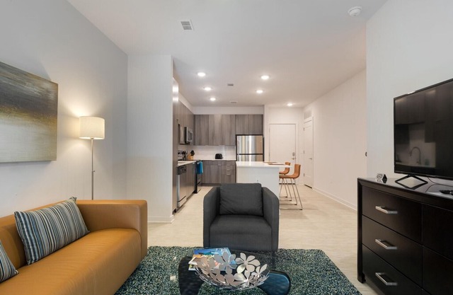 Spectacular Suite 1BR/1BA Apt. (F) - Includes Bi-weekly Cleanings & Linen Change