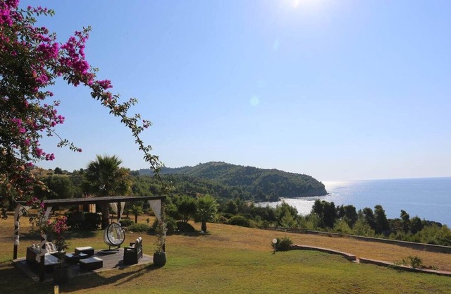 Spectacular villa near the beach