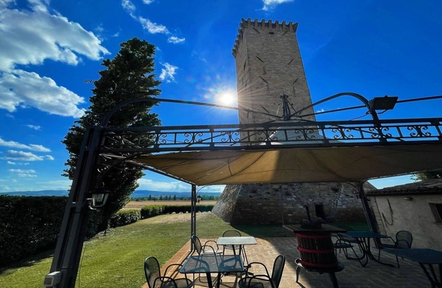 Spello By The Pool - Sleeps 11, Italy - Large private pool - Aircon - Wifi