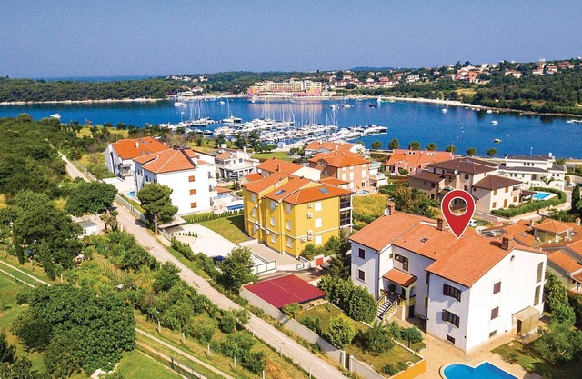 Spend a pleasant summer vacation in the small resort of Volme, near Banjole and between the famous c