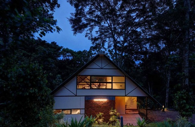 Spice up your stay with Elakadu Vasathi