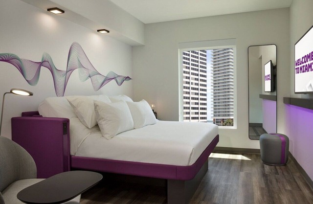 Splash into Downtown Miami with tech-led smart stays at YOTEL Miami