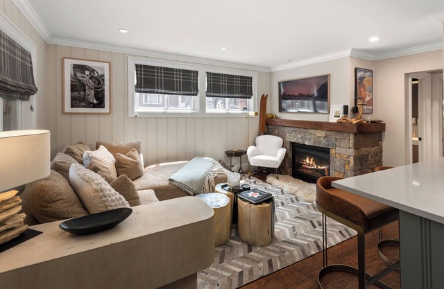 Splendid 2br Core Aspen - walking distance to all!