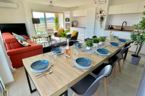 Splendid 92 M With Wifi Balcony And Sea View