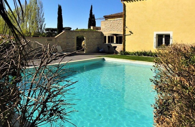 Splendid villa with swimming pool and huge plot of 5000 m² surrounded by nature