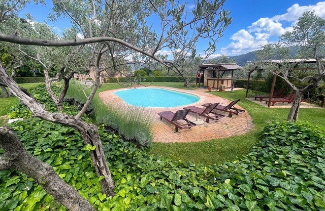 Spoleto Tranquilita. Slps 20. Wifi. Pool. Yoga Studio. Gardens. Fantastic Views.
