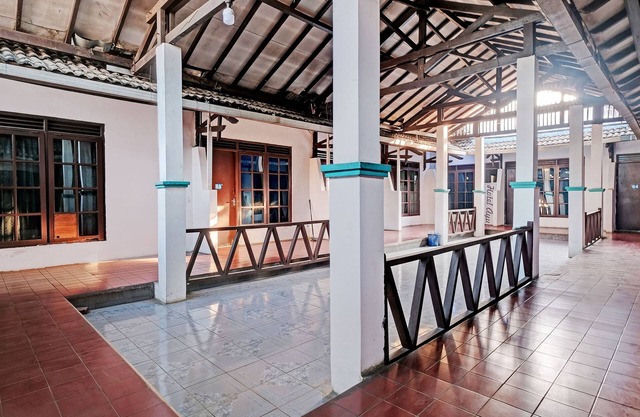 SPOT ON 92983 Hotel Ayu