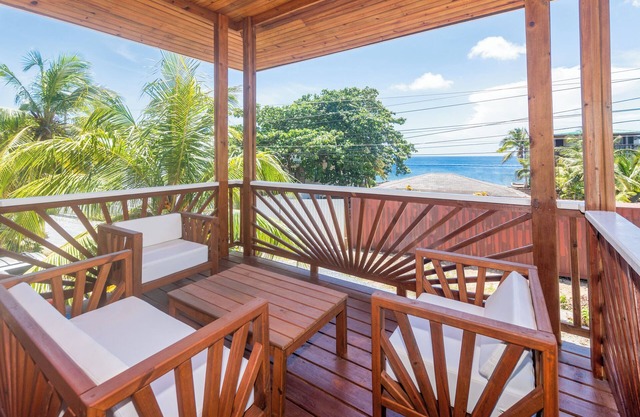 Spotless Cabana in West End