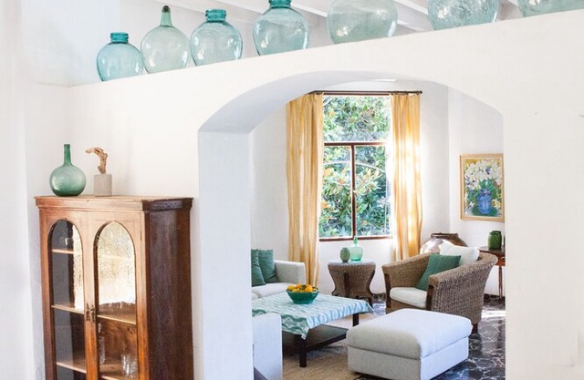Sprawling gated home with Orange Grove and Pool in the middle of Fornaltux