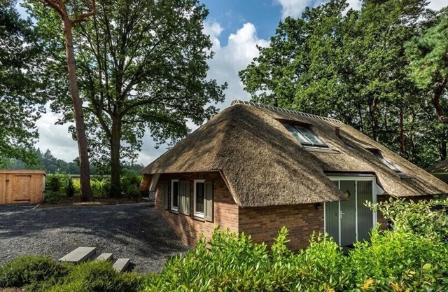 Sprielderbosch 15 luxury home in Holiday park Veluwe and privacy