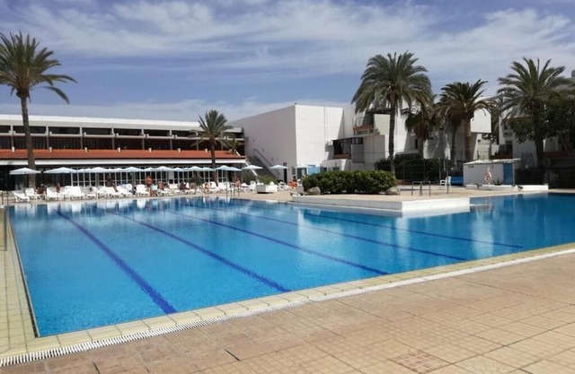 SPRING 150 APARTMENT + POOL + TERRACE + GARDENS