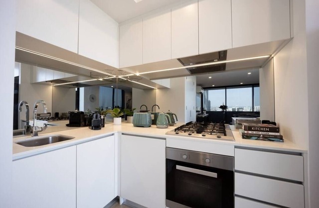 Spring Hill: 2BR, 1 CAR close to Brisbane CBD