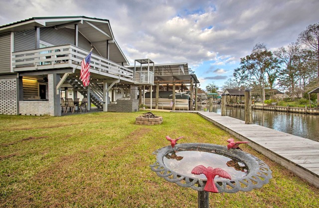 Springfield Riverfront Cabin w/Boat Dock!