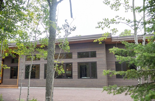 Spruce House: The Perfect Summer Retreat with Hiking, Swimming, and More!