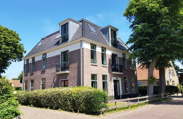 Staetige Dames 1, a spacious apartment (ground floor) in the centre of Nes.