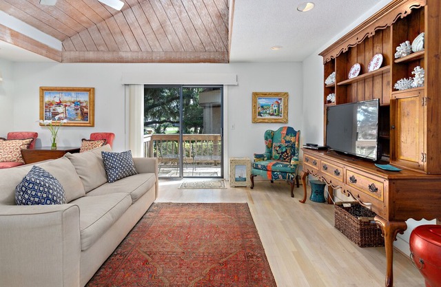 Stand alone condo in desirable Sea Palms Resort on St. Simons Island!